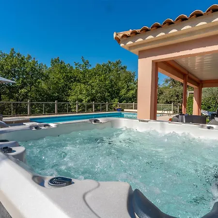 Holiday home T2 Au Coeur Des Chenes 1831 Route De Mazaugues Saint-Maximin-la-Sainte-Baume