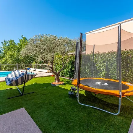 Holiday home T2 Au Coeur Des Chenes 1831 Route De Mazaugues Saint-Maximin-la-Sainte-Baume