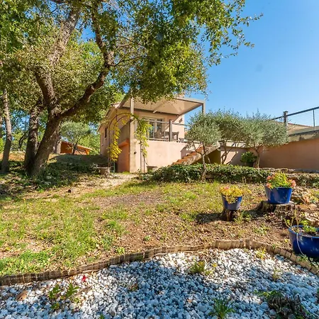 Holiday home T2 Au Coeur Des Chenes 1831 Route De Mazaugues Saint-Maximin-la-Sainte-Baume