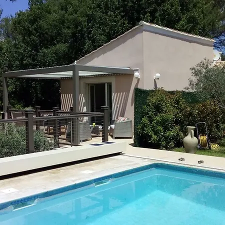 T2 Au Coeur Des Chenes 1831 Route De Mazaugues Holiday home *